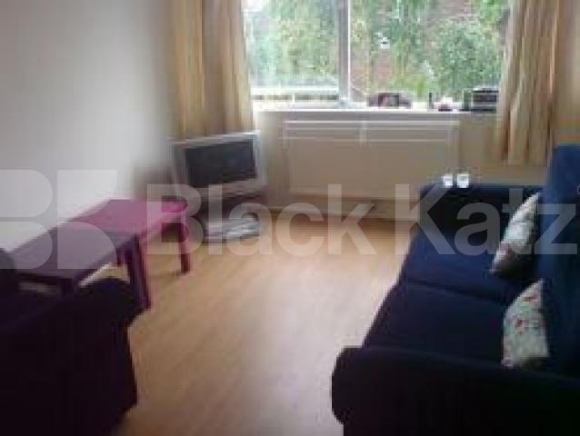 			3 Bedroom, 1 bath, 1 reception Flat			 Clarendon Walk, NOTTINGHILL W11